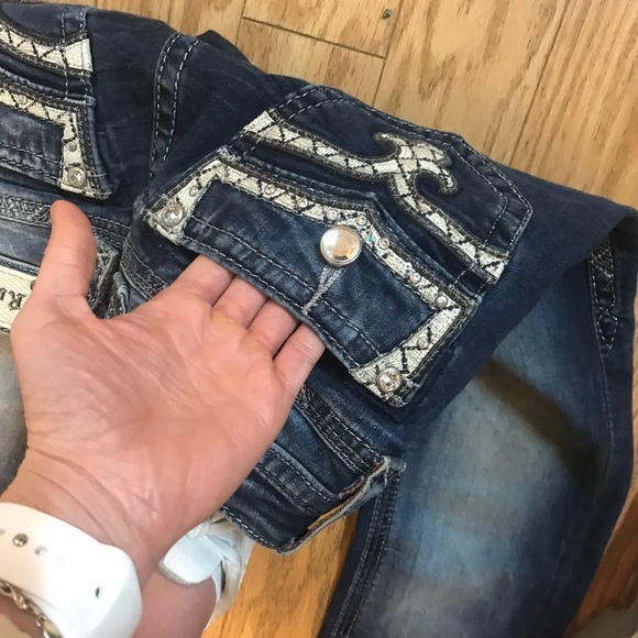 Rock Revival Jeans - Picture 4 of 4